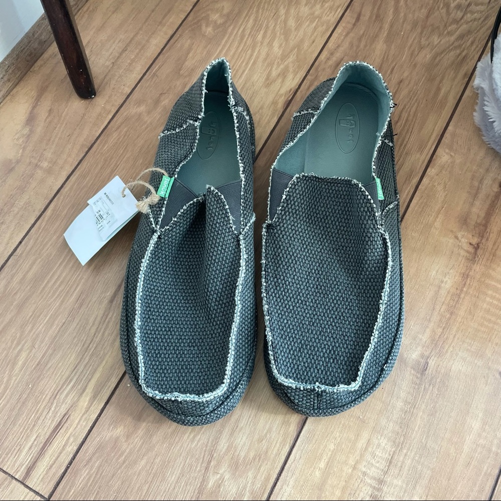 Sanuks Sandals